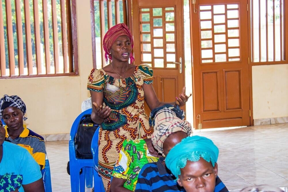 Cette dame partage les causes qui peuvent entraîner une exploitation et abus sexuelle dans leur village et sollicite l'aide de l'UNFPA et ses partenaires à augmenter les actions. 