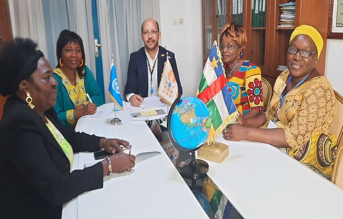 Réunion avec l'équipe de la Fédération des sages-femmes de l’Afrique Francophone.