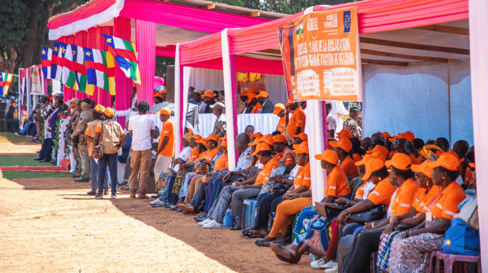 Une section de la population rassemblée lors de la cérémonie à Damara. Crédit Photo MINUSCA X